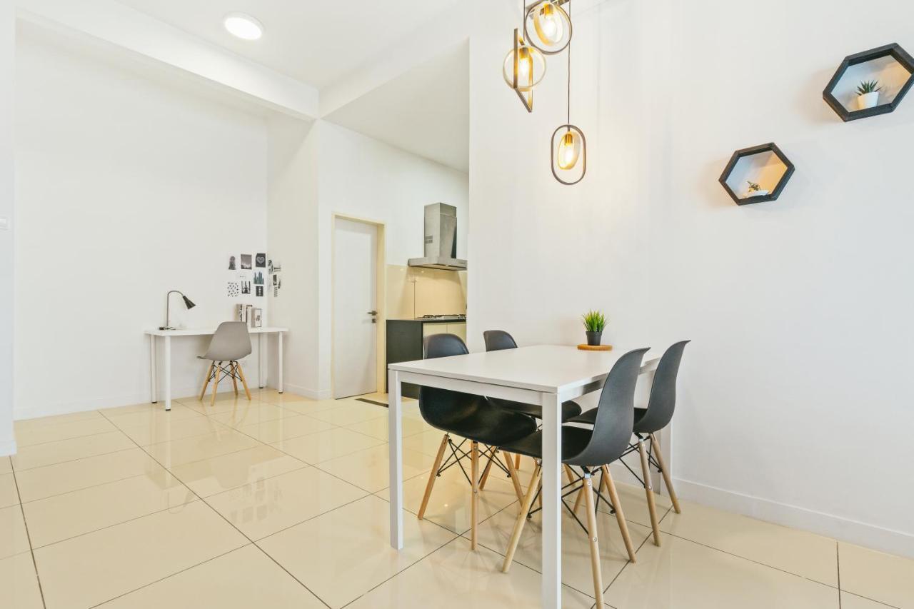 Puchong Skypod Residence, 1-5 Pax With Balcony Unit, Walking Distance To Ioi Mall, 10Min Drive To Sunway Exterior photo