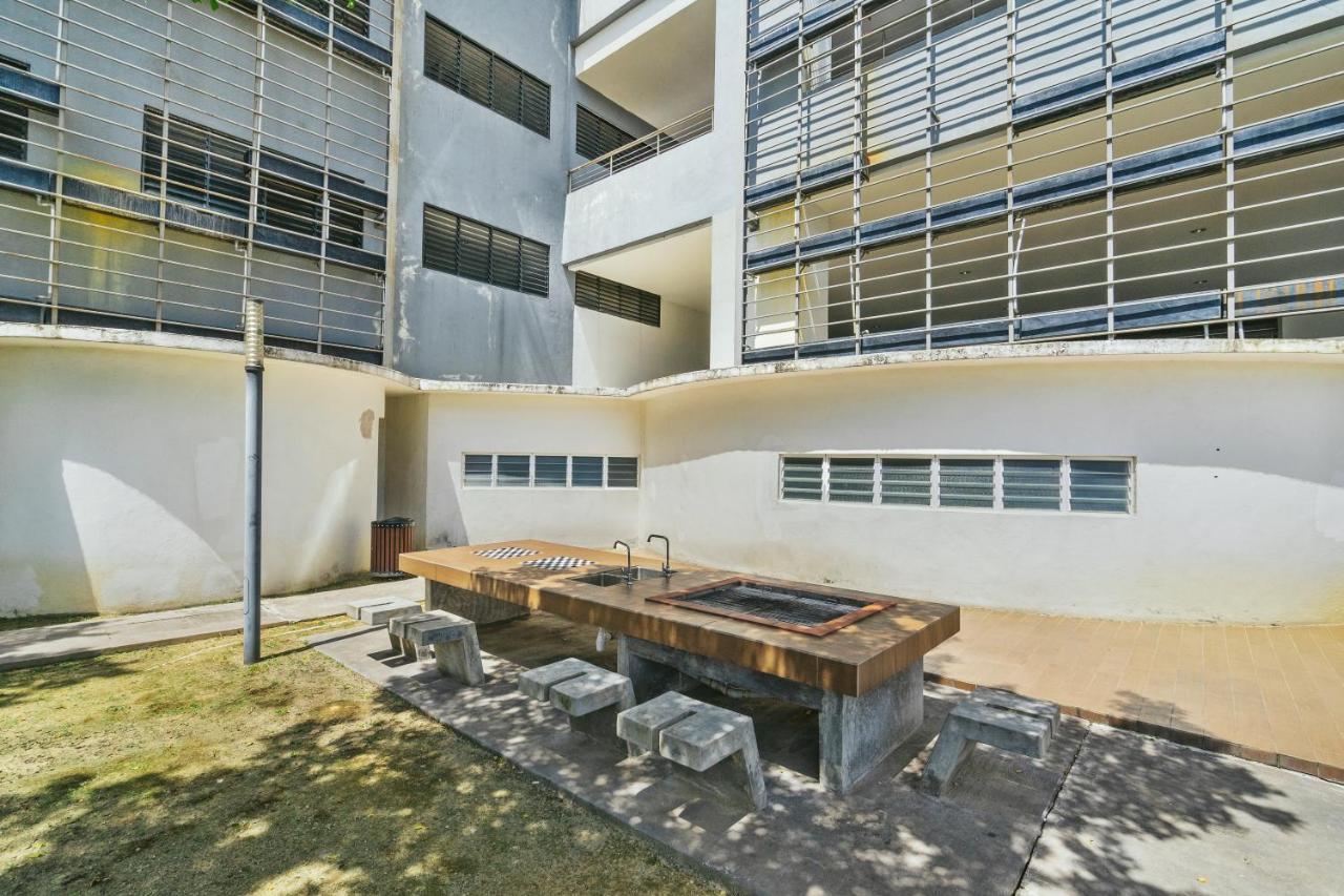 Puchong Skypod Residence, 1-5 Pax With Balcony Unit, Walking Distance To Ioi Mall, 10Min Drive To Sunway Exterior photo